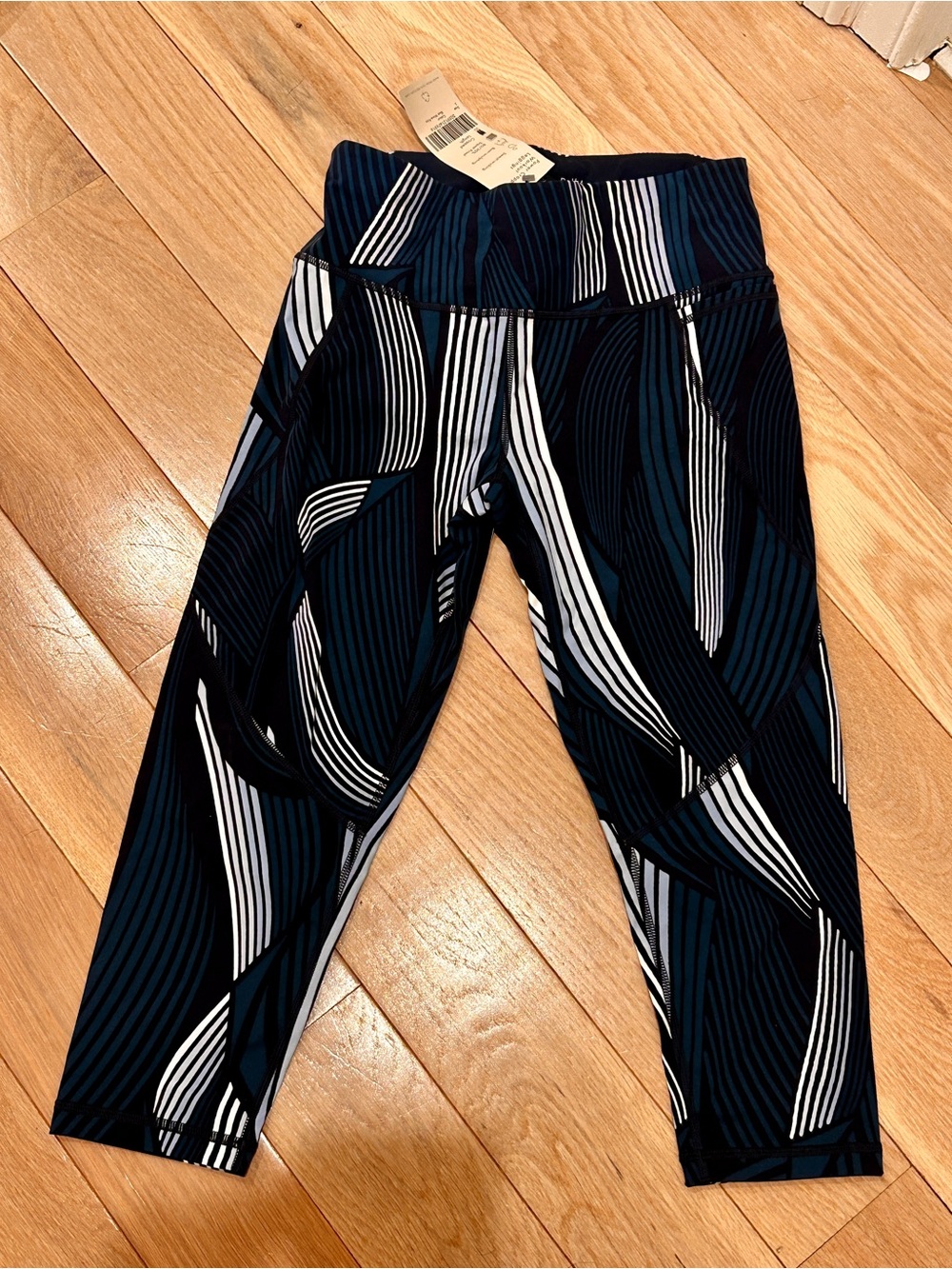 NWT- Sweaty Betty Navy, Black & White Patterned Crop Leggings